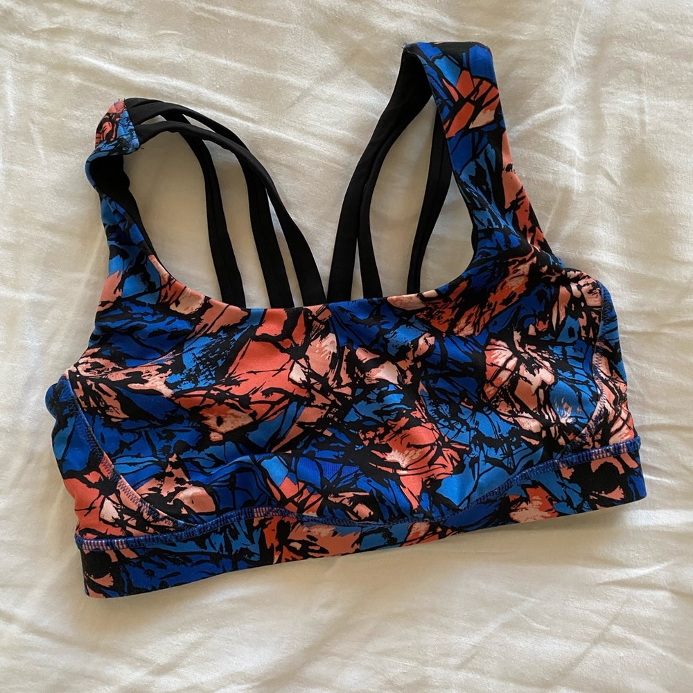 LULULEMON FREE TO BE SPORTS BRA!
